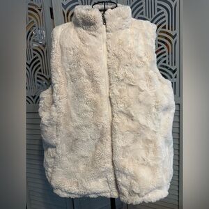 Elegant Cream Faux Fur Vest for Women Women’s Size L/XL